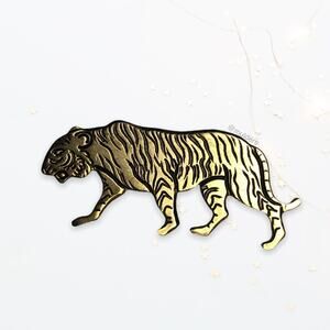 Vintage Gold Tone Prowling Tiger Etched Engraved Cut Out Pin Brooch